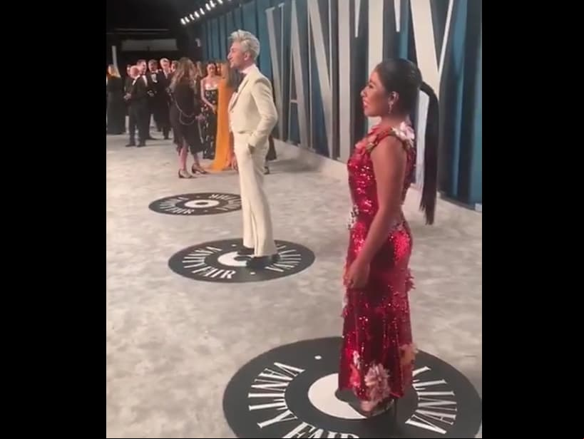 La originaria de Tlaxiaco, Oaxaca, desfiló por la alfombra roja de la exclusiva fiesta organizada por Vanity Fair, a la que acudieron otras celebridades como Eiza González, Heidi Klum, Billie Elish, Scarlett Johansson, Salma Hayek, Paris Jackson, Charlize Theron, Gal Gadot, Michelle Rodriguez y Joaquin Phoenix.