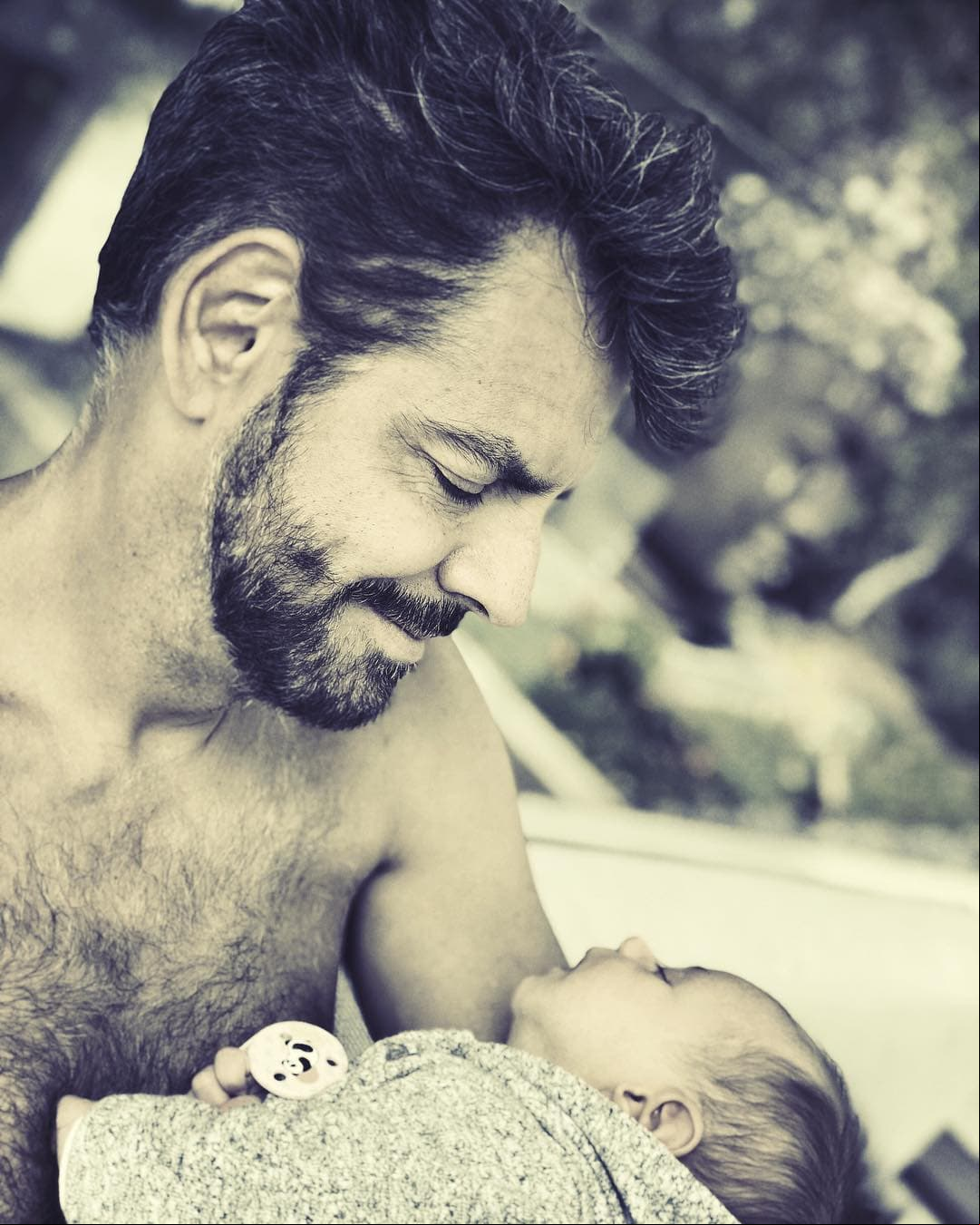 La nieta de Eugenio Derbez tendrá una gran influencia de las personas mayores que la rodeen.