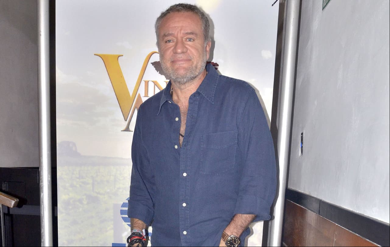 José Alberto "El Güero" Castro prepara telenovela con casos de médicos, tras el éxito de ‘Por amar sin ley’