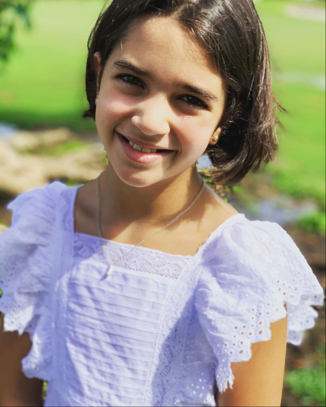 “¡Feliz cumpleaños a la persona con mejor actitud que conozco! Siempre dando lo mejor. Te amamos, muñeca hermosa”, compartió la estrella de ‘Vecinos’ en su publicación.