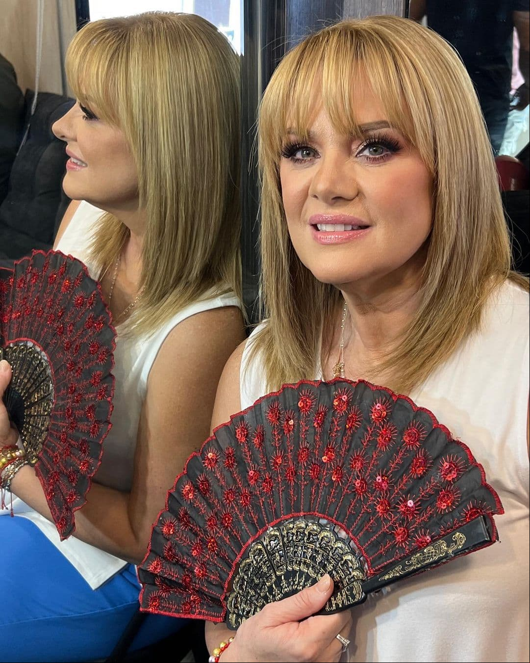Erika Buenfil se renueva con nuevo cambio de look.