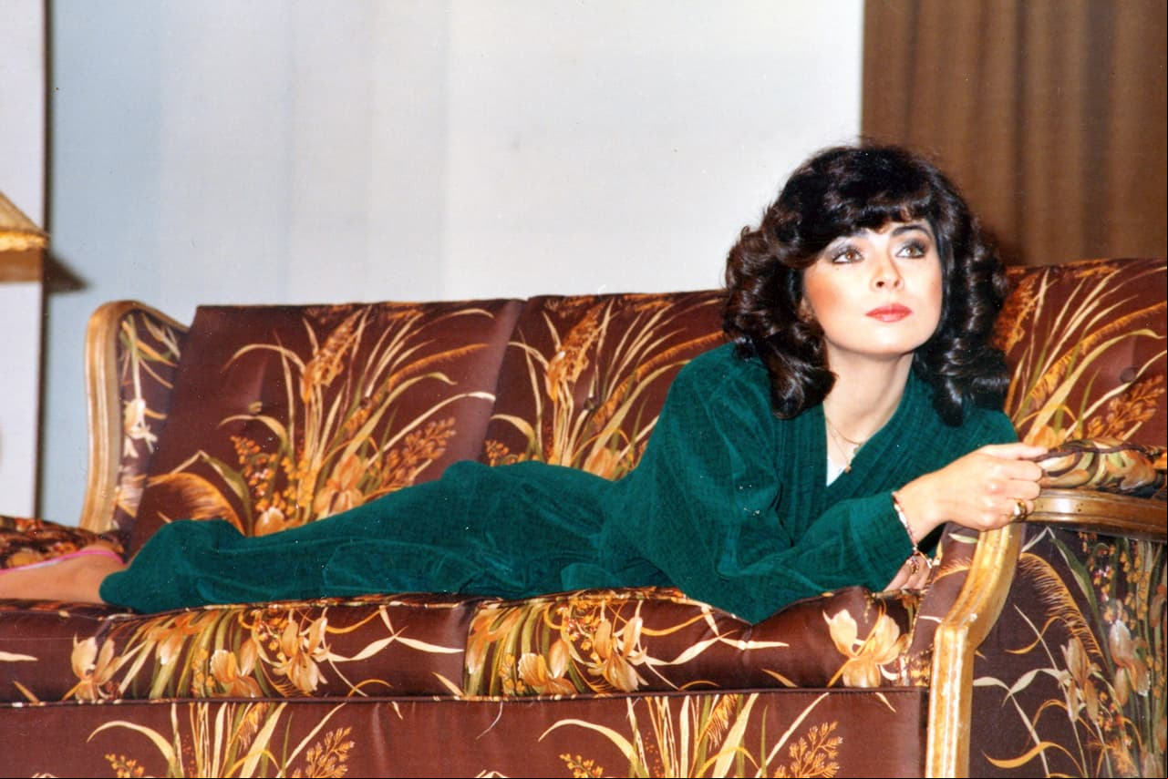 “Luego me reclamó como un año después y ahí ya me estaba empezando a ir bien y ahí pues ya retomamos la relación”. Dos años después, en 1992, comenzaron a tener problemas por una supuesta boda falsa, escándalo que acaparó la atención de los medios de comunicación. Todo empezó cuando, de acuerdo con El Universal, Victoria quedó embarazada y tras platicarlo con Eugenio y para evitar el acoso de la prensa, decidieron inventar que se habían casado e incluso se mandaron a hacer anillos de boda.