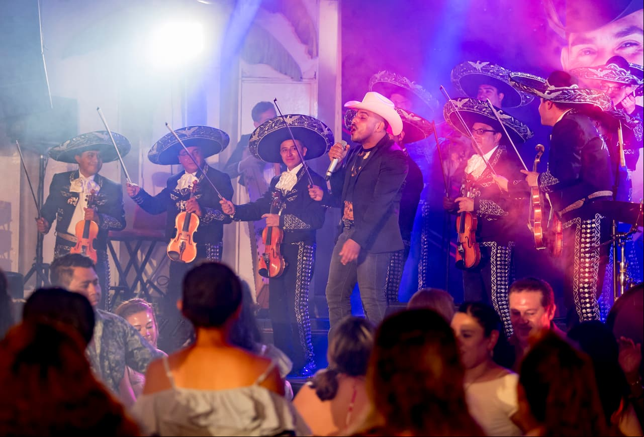El sinaloense llegó para apoyar a los damnificados de Juana.