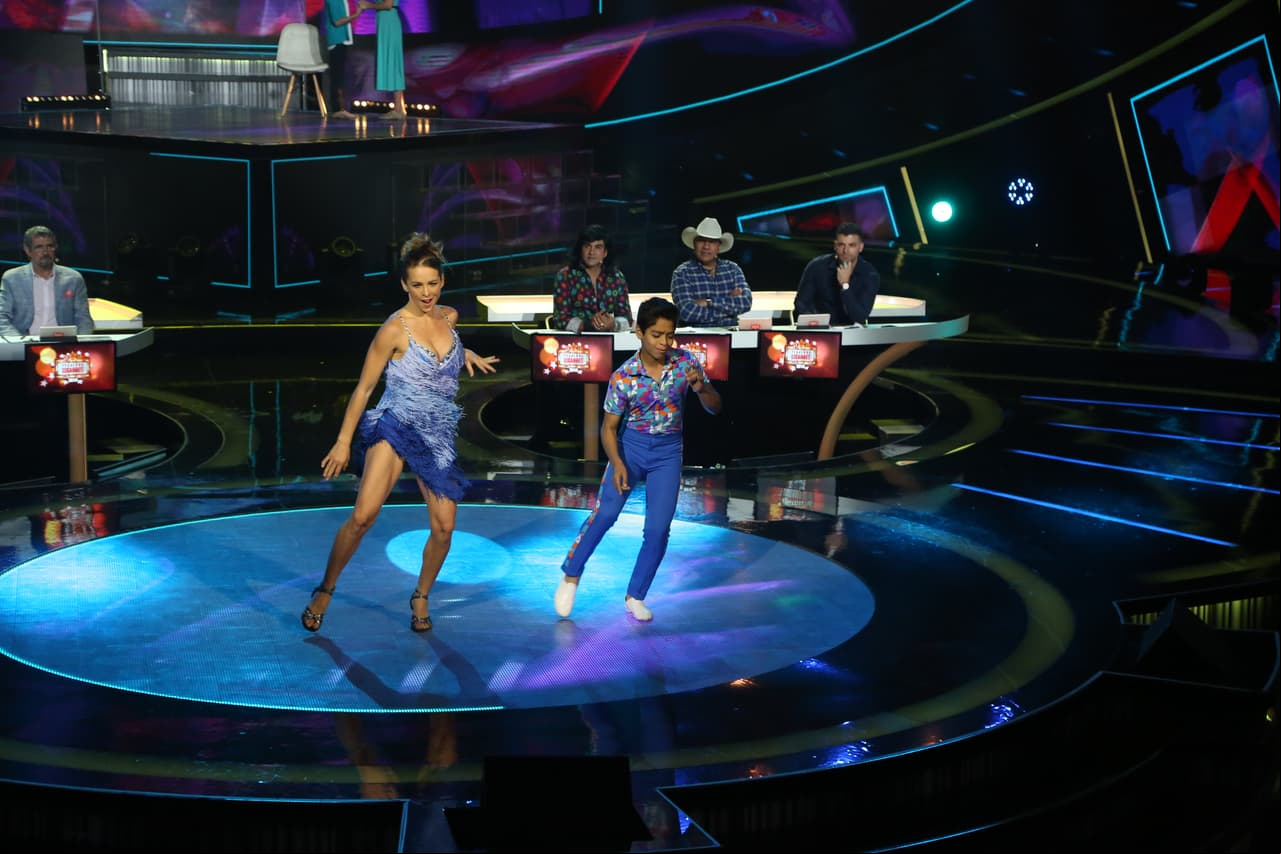 Un bailarín fue seleccionado para demostrar sus grandes dotes en el escenario acompañado de un artista. A Kemish le tocó con Begoña Narvaez.
