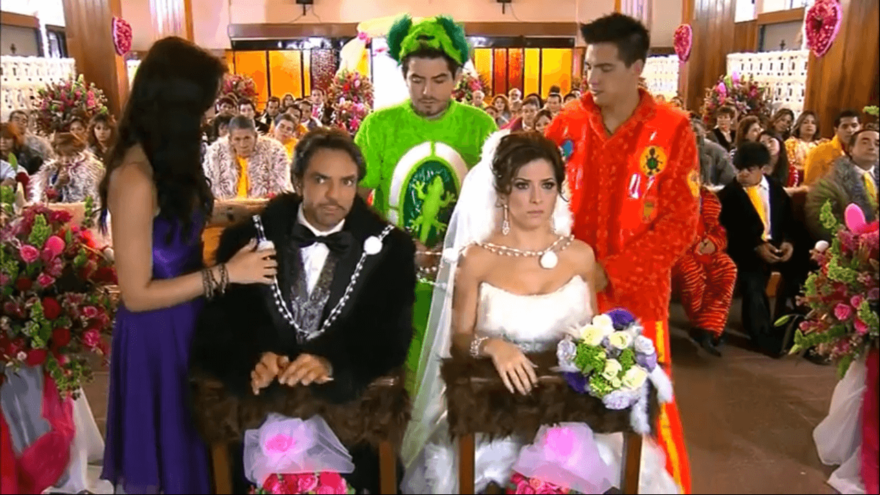 La ‘inconformidad’ de Alessandra, ante el hecho de que ’su boda de peluche’ pareciera una broma, desata una discusión entre los novios en la iglesia, dando pie a la aparición de Aislinn, Vadhir y José Eduardo, quienes en ese momento aparecen en escena para colocarle a la pareja el lazo matrimonial.