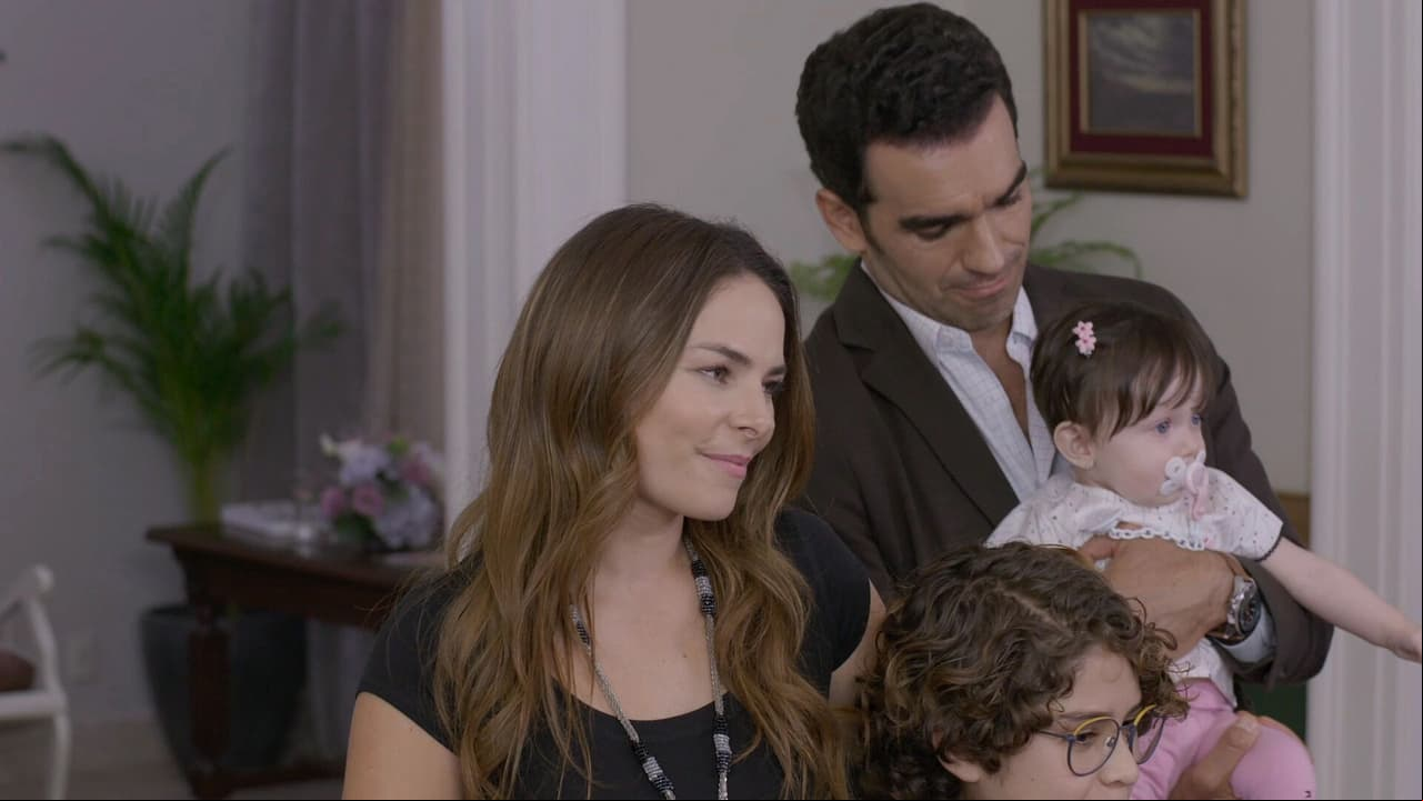 Alejandra Robles Gil, Alejandra Ley y Valentina Buzzurro ponen su voz a la telenovela