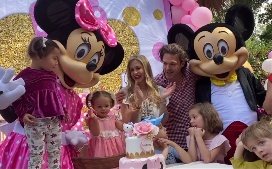 Ingrid Martz celebra cumpleaños de su hija con majestuosa fiesta temática de Mickey y Minnie Mouse