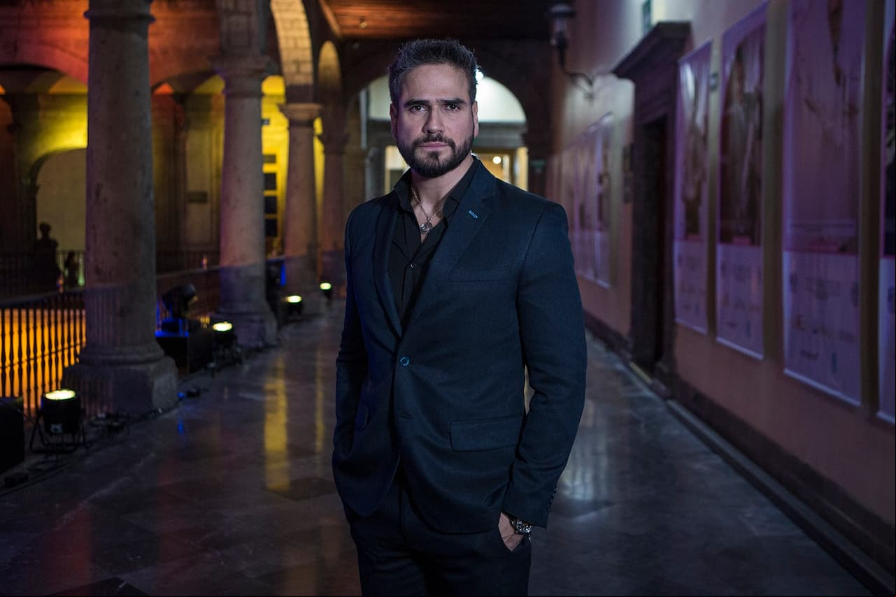 Daniel Arenas lució un traje del diseñador Galo Bertin.
