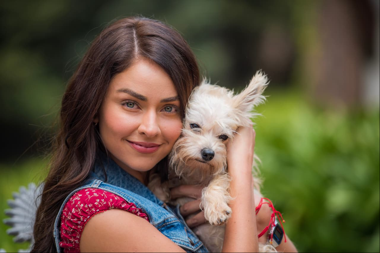 Claudia Martín impacta a fans en 'Los ricos también lloran'