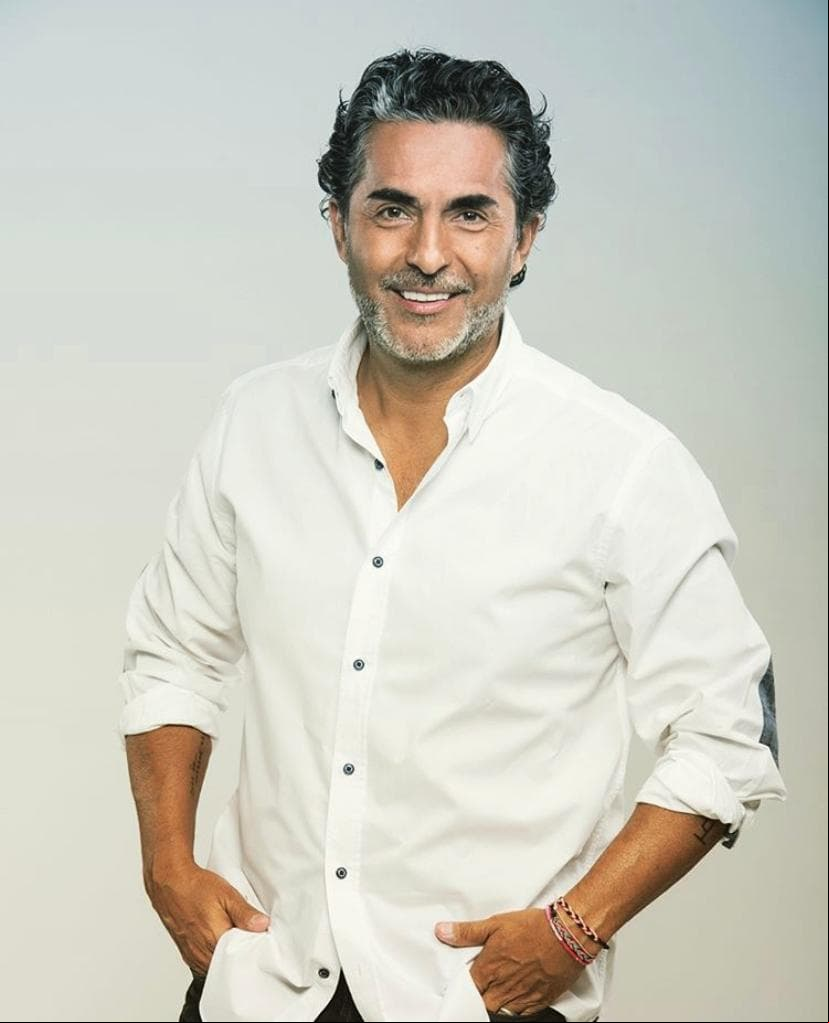 Reconoció que, aunque es corto el trayecto que llevan recorrido, la metamorfosis por la que pasó su relación de amigo a novio no ha sido fácil.“Ha sido una transición muy cañona, de ver a tu amigo como tu galán y ahora ya es mi novio oficial. Ha sido algo muy divertido, pero sí ha sido difícil”.