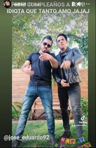 “Feliz cumpleaños a ese idiota que tanto amo… Felices 19 años, feliz cumpleaños hermano. Te amo”, señaló el actor.