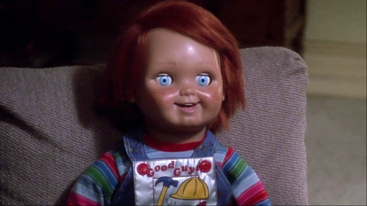 Fallece actor que dio vida a Chucky a los 61 años: Aseguran su muerte fue 'repentina'