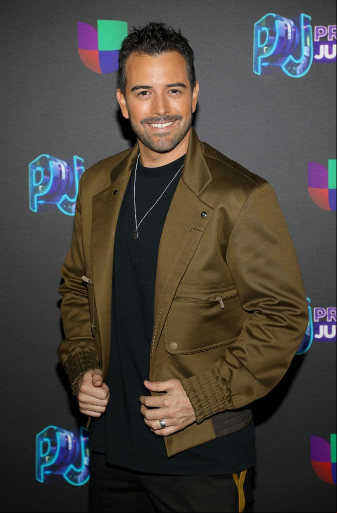 "Ánimo, Mich. Te quiero", apuntó el actor Mane de la Parra, a quien próximamente veremos como protagonista en la telenovela 'Qué le pasa a mi familia?'.