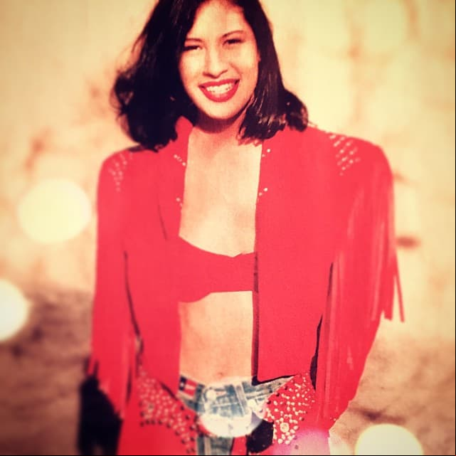 Publican fotografías inéditas de Selena Quintanilla en sexy bikini