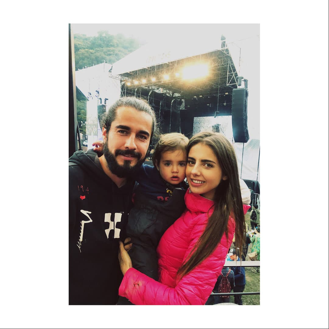 “Cuando estábamos en frente del juez me preguntaron: ‘¿tú que acuerdos tienes?’ y yo dije que él ponga el acuerdo que quiera, yo quiero que mi hijo vea a su papá diario, yo no quiero que mi hijo tenga una fecha para verlo, su papá es su papá y tiene todo el derecho de estar las 24 horas del día como yo”, expresó la intérprete al programa De primera mano.