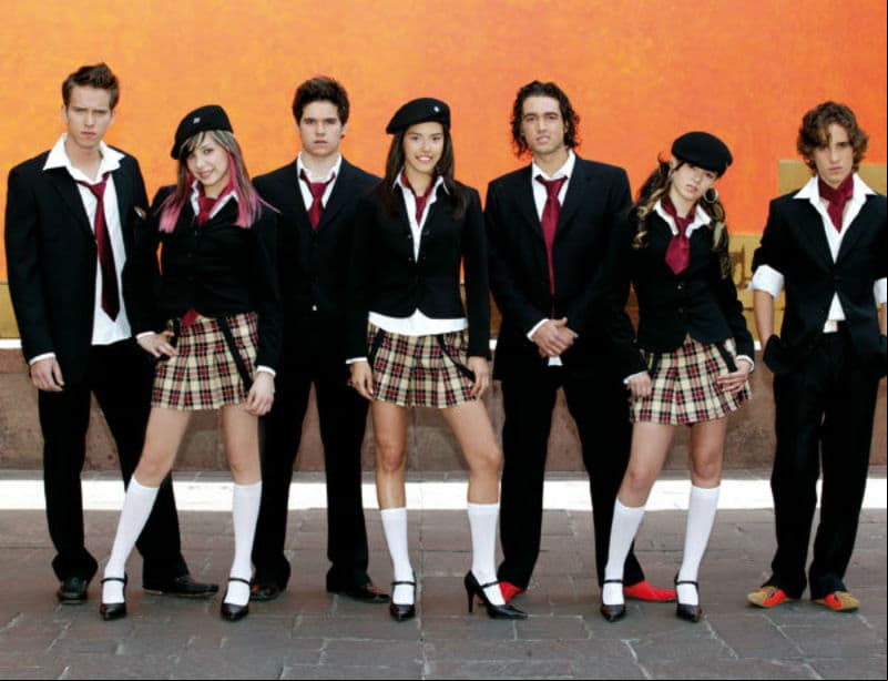 En otra parte de la telenovela y una nueva generación de ésta, se reforzó un poco el look de "Lolita", cambiando los colores del uniforme, con una falda tableada, saco y zapatos negros, calcetas casi a la rodilla, corbata vino y una boina que fue muy bien replicada por los jóvenes.