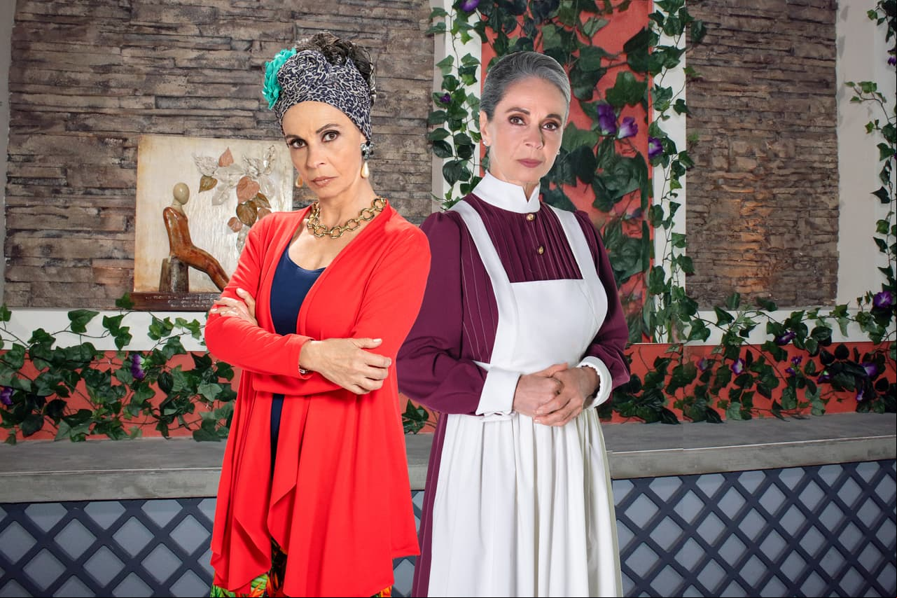 Macaria realizó un cambio radical de una producción a la otra, pues de ser la presumida 'Doña Magda' en 'Vecinos', en 'Mi querida herencia' es la 'Nana Pilar' de 'Carlos', quien se encarga de que todo funcione en la mansión Fernández de León.