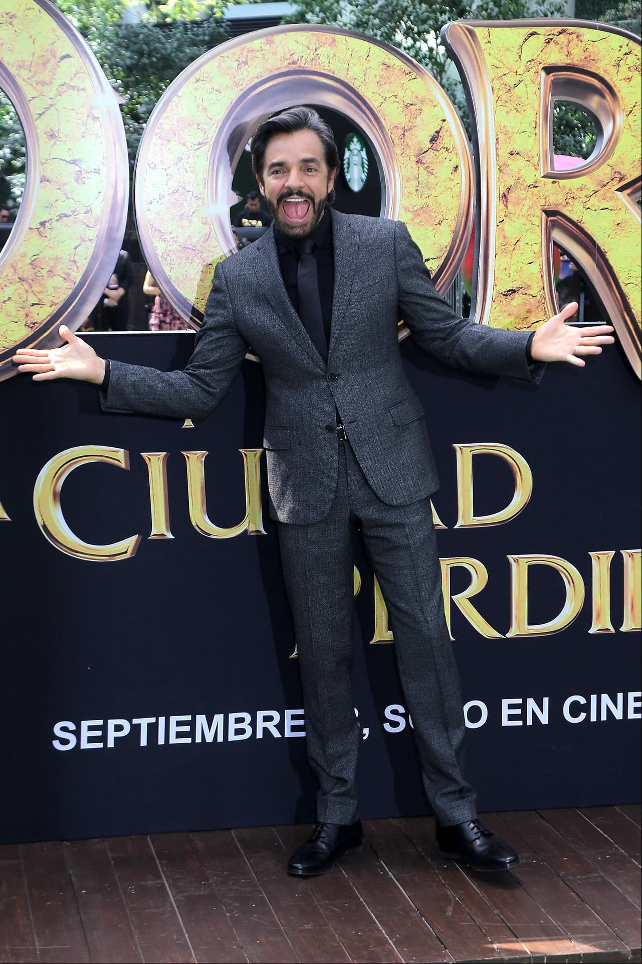 El éxito que cosechó con sus programa de comedia en la televisión mexicana como 'XHDERBEZ' y 'La Familia P. Luche', por mencionar algunos, trascendió fronteras, marcando su debut en el séptimo arte con la cinta 'No se aceptan devoluciones' a la que le siguieron producciones como Overboard, Milagros del Cielo, Jack and Jill y Dora y la ciudad perdida.