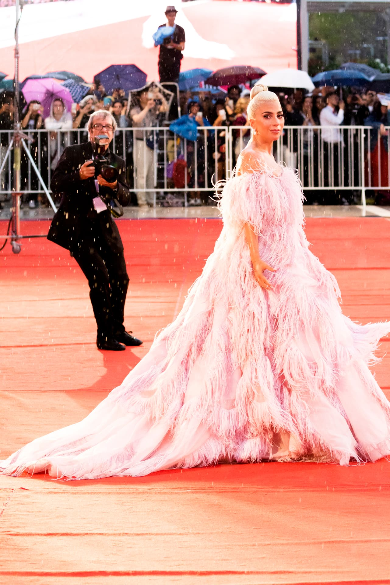 Se puso un vestido diseñado por Pierpaolo Piccioli