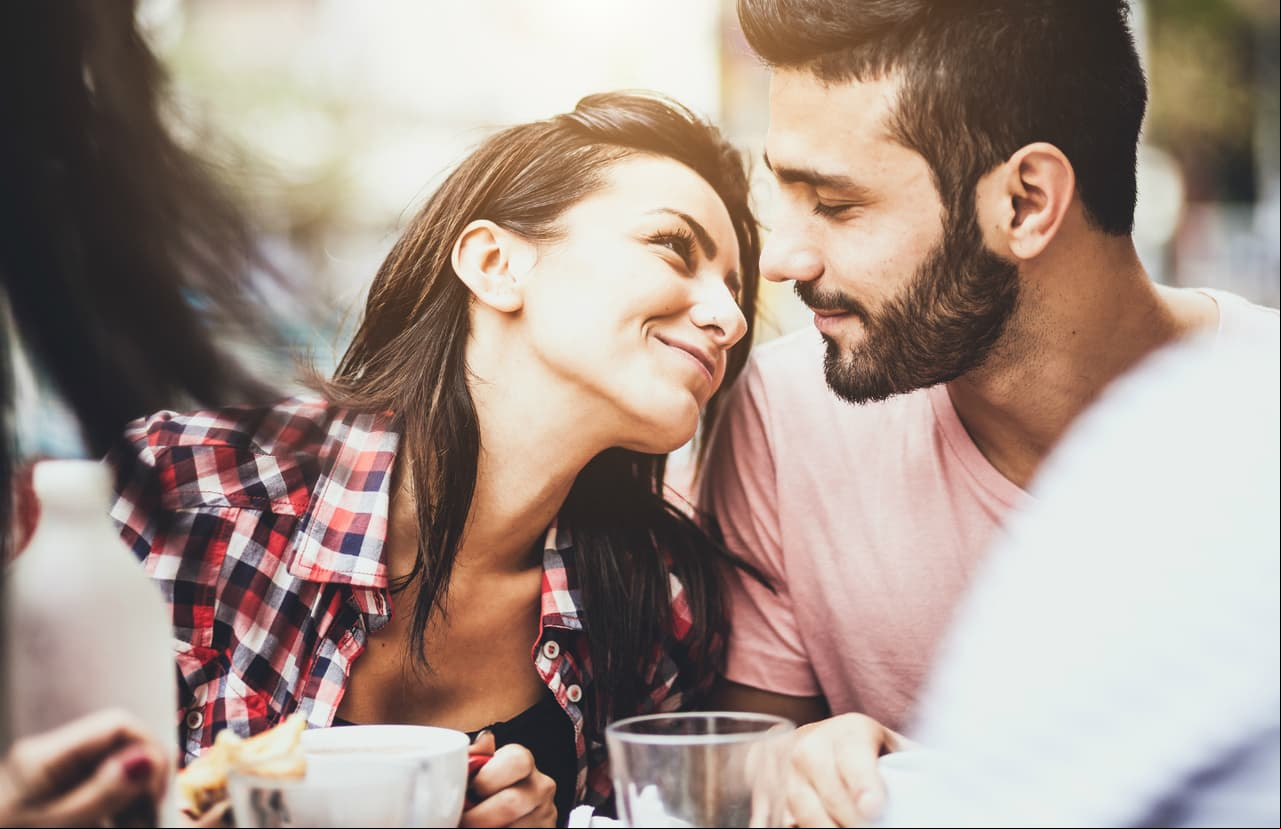 Cómo tener éxito en tus ligues: 5 coqueteos que no fallan