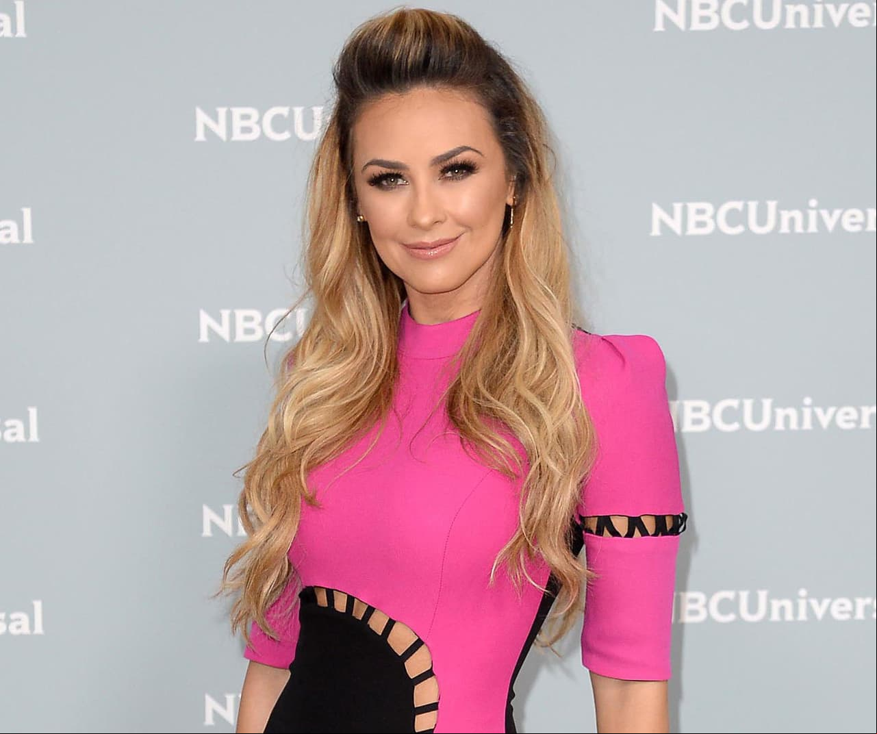 Aracely Arámbula eleva la temperatura con foto en sexy bikini