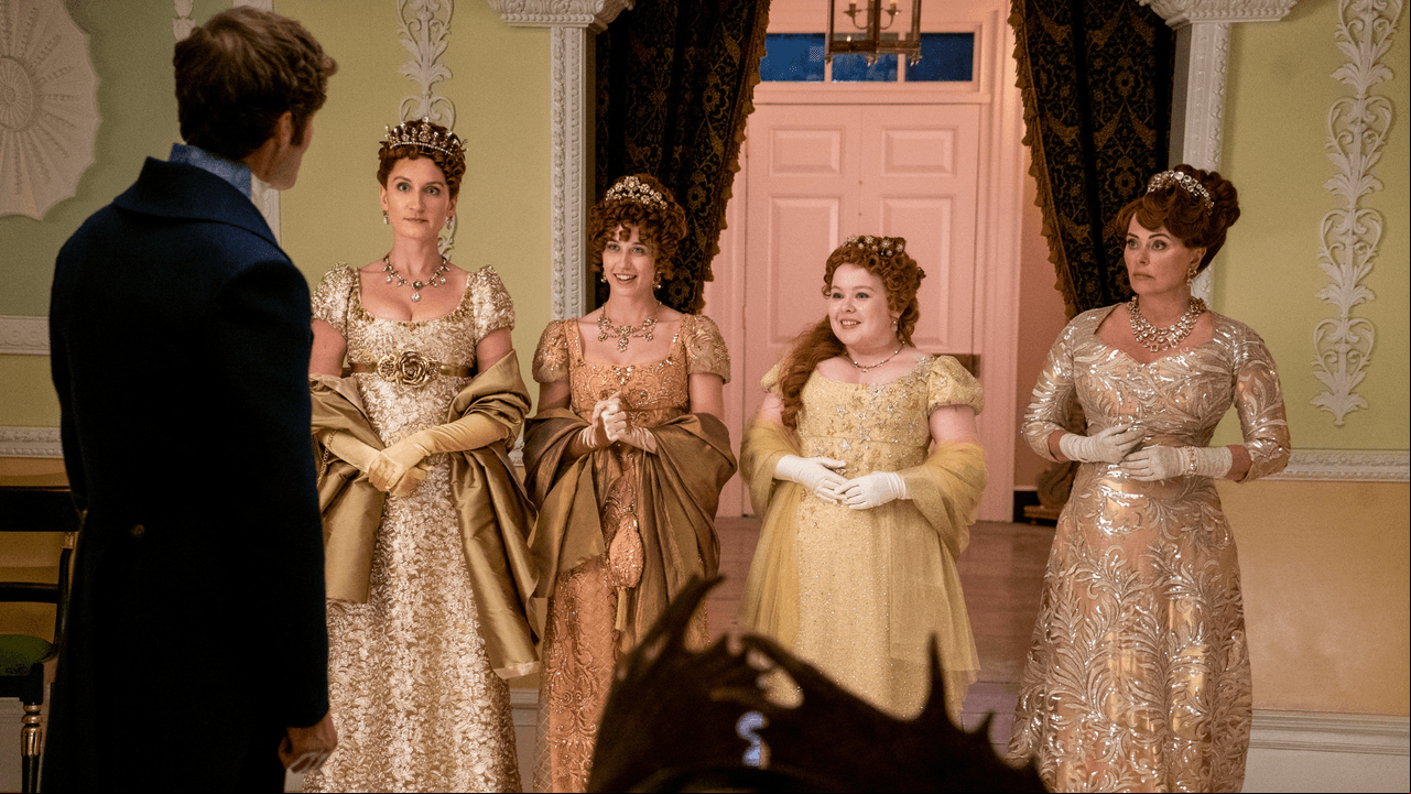En la serie de Netflix 'Bridgerton', solo hay 3 hermanas Featherington. En los libros 'Seduciendo a Mr. Bridgerton', hay una cuarta, Felicity.