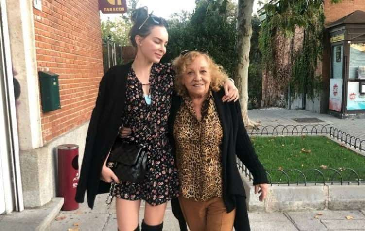 Belinda enfrenta la muerte de su abuelita tras días antes pedir oraciones por su salud