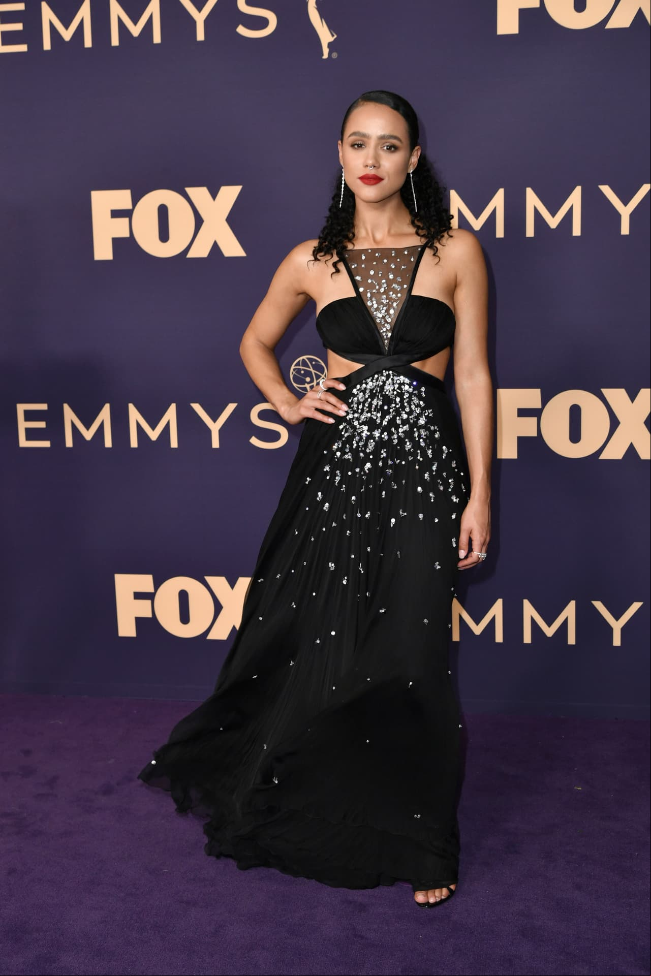 Nathalie Emmanuel lució un vanguardista diseño de Miu Miu.