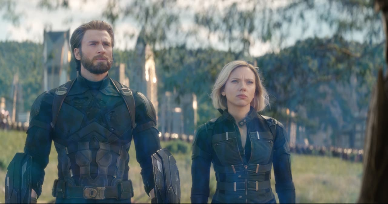Chris Evans y Scarlett Johansson en 'Avengers: Infinity War'