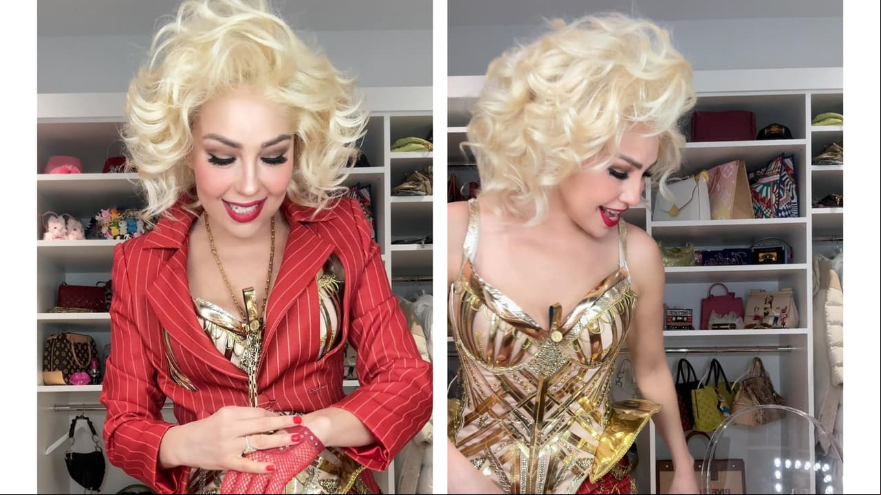 Thalía mostró el atuendo que estaba utilizando.