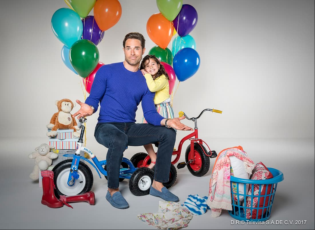 En 2017 se estrenó ‘Papá a toda madre’, una telenovela que narra la historia de ‘Mauricio’, un empresario mujeriego cuya vida cambia por completo cuando se entera que tiene una hija de 7 años llamada ‘Anifer’.