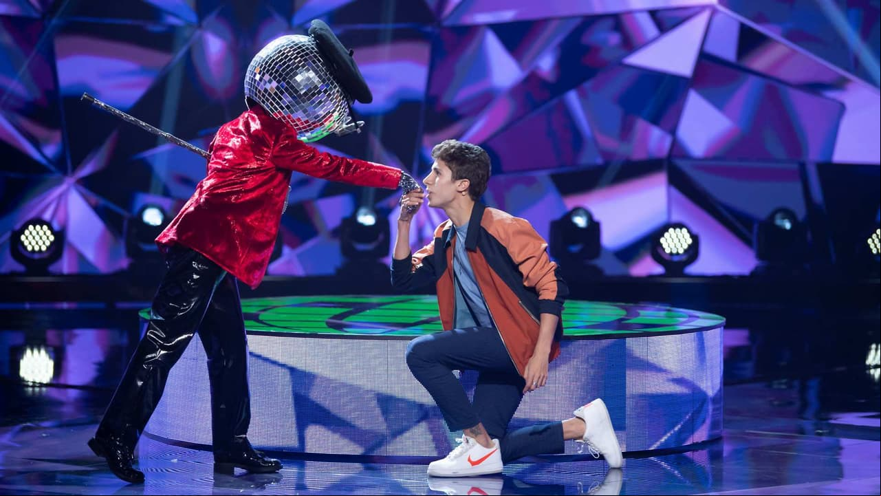 Disco Ball dedica interpretación a Juanpa Zurita y hacen reto de TikTok