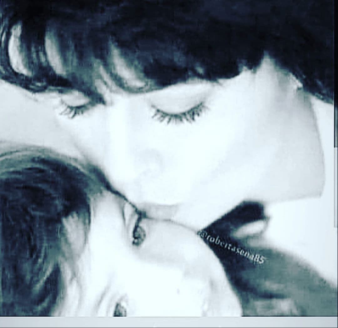 Desde entonces la pareja evitó hablar con la prensa de su romance y finalmente tuvieron a José Eduardo, el 14 de abril de 1992. Las carreras de ambos iban en ascenso, pero cinco años después de convertirse en padres se separaron.