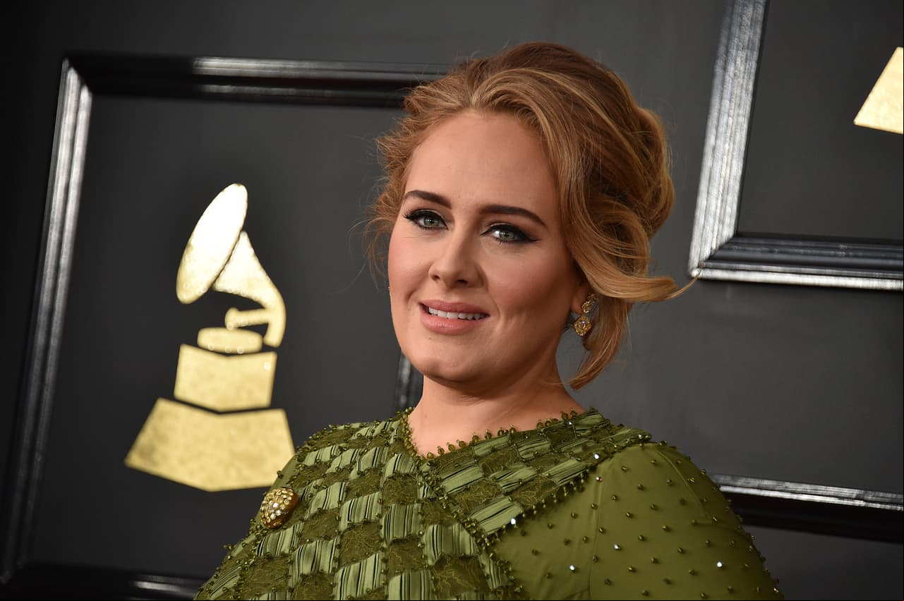 Adele presume abdomen plano en foto tras adelgazar más de 68 kilos: “Acabas de romper Internet”