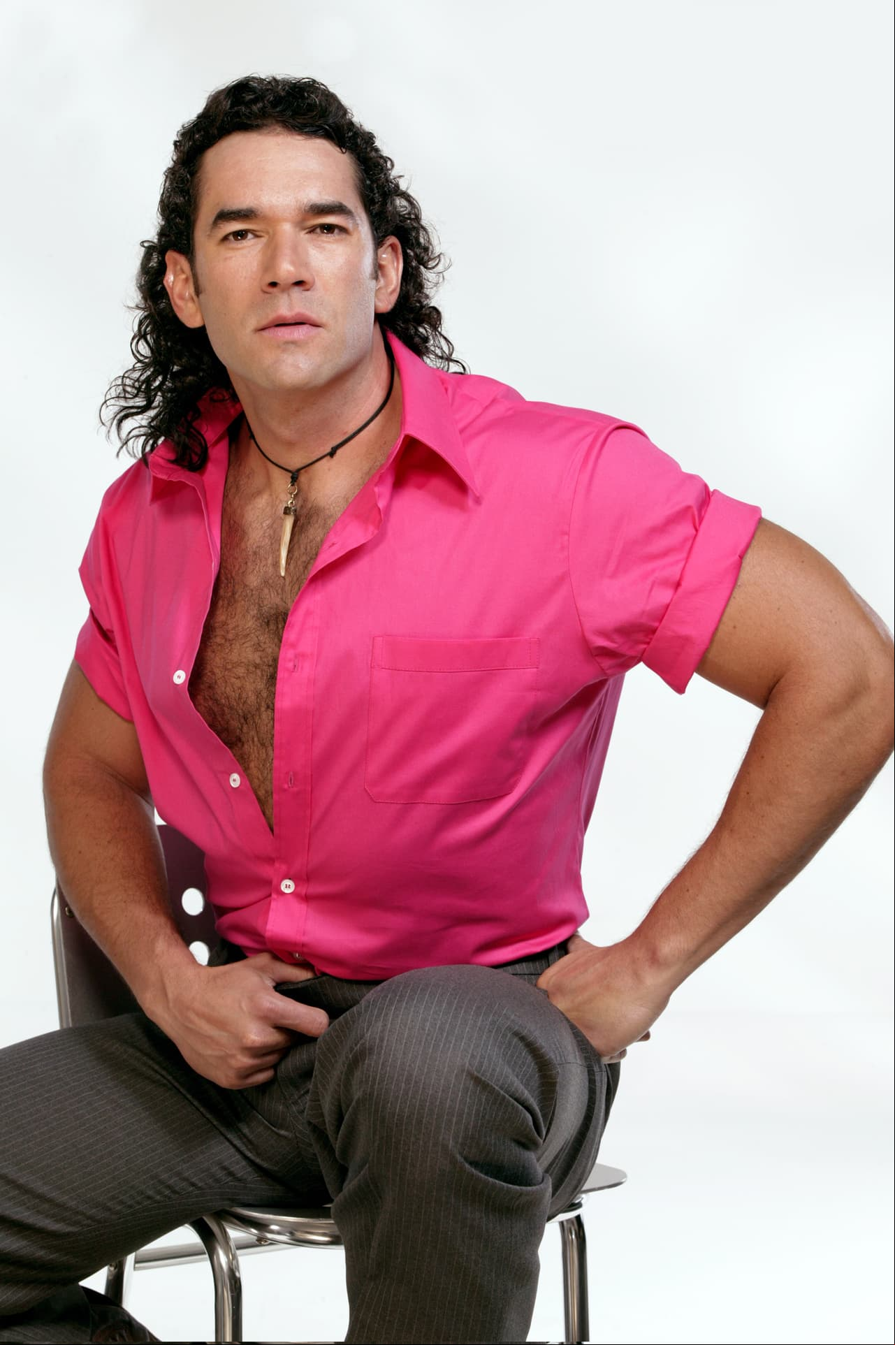 Otro papel principal que cambió su vida fue ‘Yo amo a Juan Querendón’ en 2007, donde vida a ‘Juan’ y conoció a quien se convertiría en su esposa dos años después: Mayrín Villanueva.