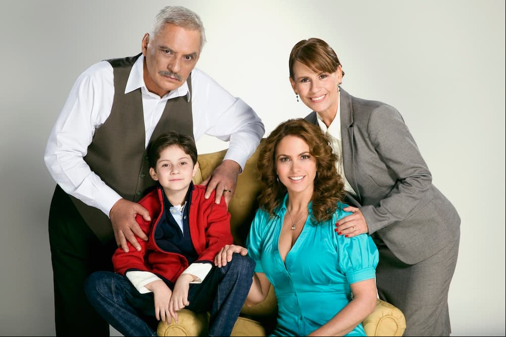 Desde el inicio se ganó el cariño del público, convirtiéndose en uno de los actores infantiles más recurrentes de la televisión mexicana e incluso viajó a Estados Unidos para hacer una telenovela junto a Jean Carlos Canela y la fallecida Mónica Spear.