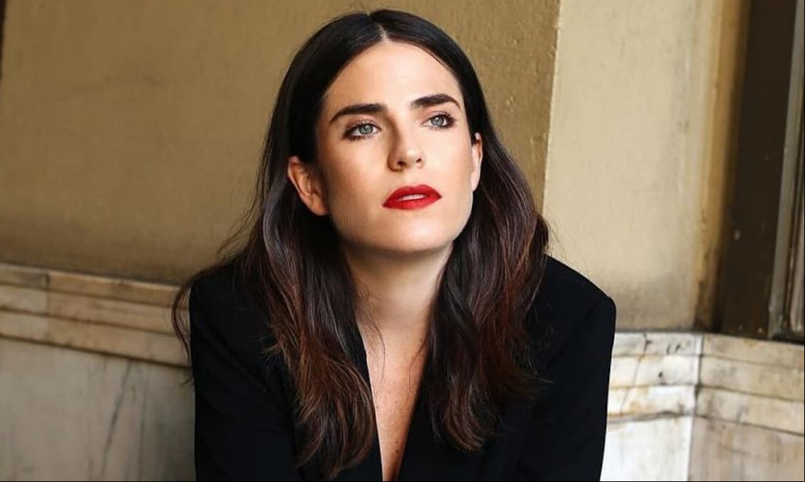 Karla Souza publica foto de su boda y de su hija recién nacida