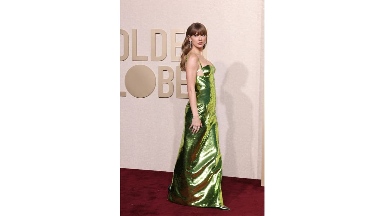 Taylor Swift en la 'red carpet' de los Golden Globes 2024.