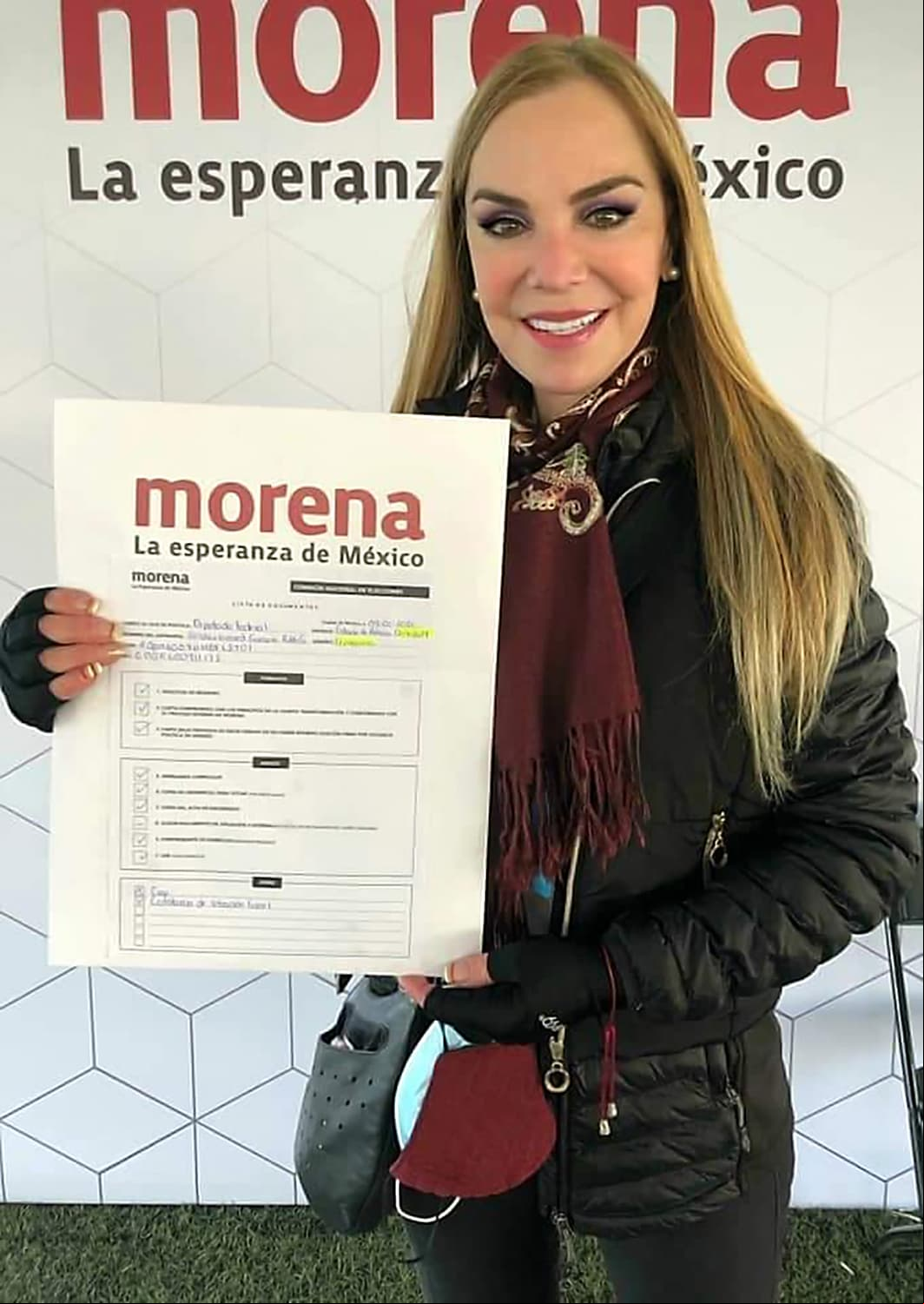 La actriz Gabriela Goldsmith, quien es mejor recordada por haber formado parte de melodramas como 'Mañana es para Siempre' y 'Lo Imperdonable', en días recientes registró su precandidatura por el partido Morena a la Diputación Federal del Distrito 24 de Naucalpan de Juárez, en el Estado de México.