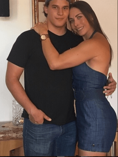 Vanessa Guzmán tuvo a su primer hijo en 1998 junto al actor Eduardo Rodríguez. A diferencia de su madre, el joven lleva una vida tranquila en Texas, donde estudia y practica futbol americano.