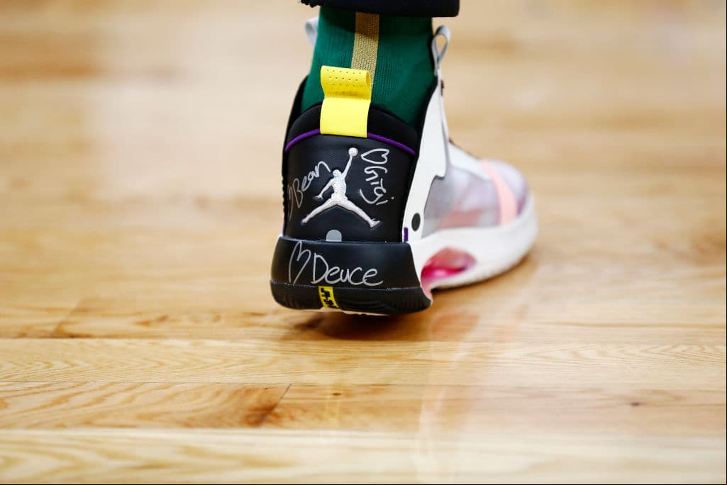 Los jugadores del mejor básquetbol del mundo siguen mostrando su buen gusto por los tenis y nos regalan nuevos modelos totalmente a la moda. Cheque los nuevos tenis.