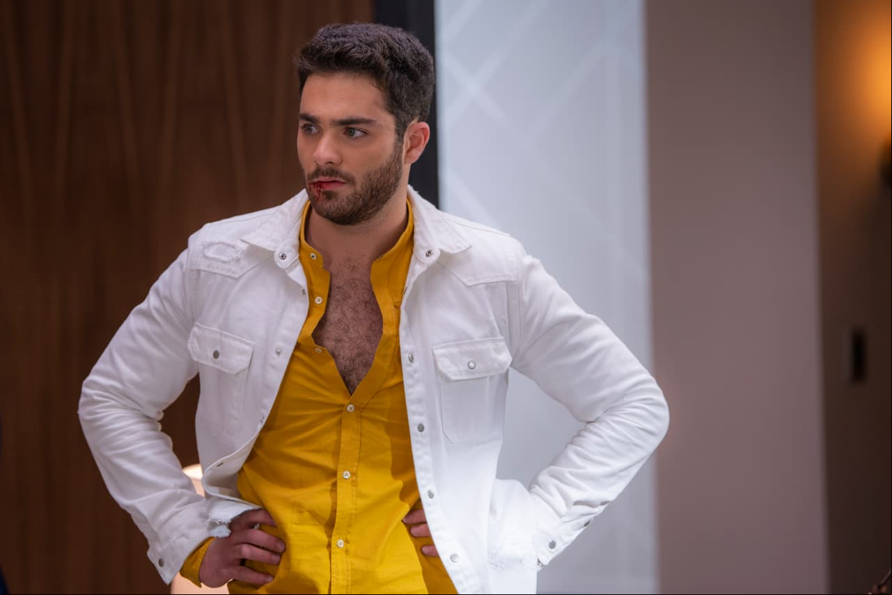 Al respecto, Gonzalo intenta explicarle a su papá que él nunca quiso estudiar medicina y que quiere elegir qué hacer con su vida.