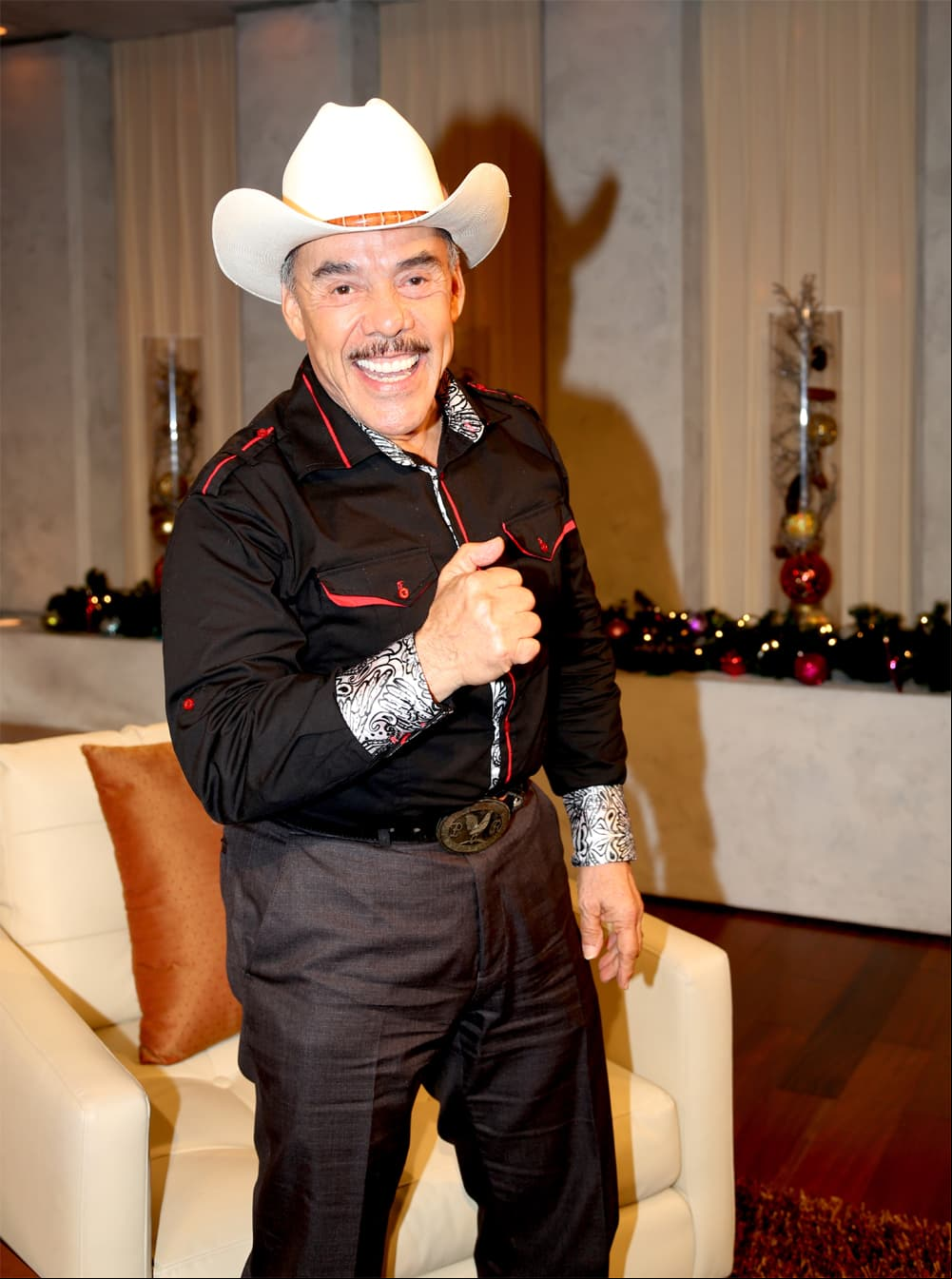 La vida amorosa de Don Pedro Rivera nuevamente acaparó los titulares al presentar a su nueva esposa en un programa de televisión. Recordemos su historial amoroso.