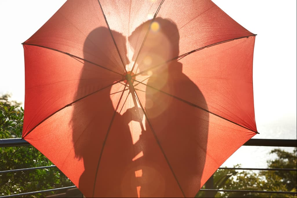 Enamorados de distintos países aprovechan el Día de San Valentín para casarse, iniciar una relación o para pasar un rato agradable con su familia y amigos. Así que para celebrar el 14 de febrero, seleccionamos 10 frases de autores célebres: