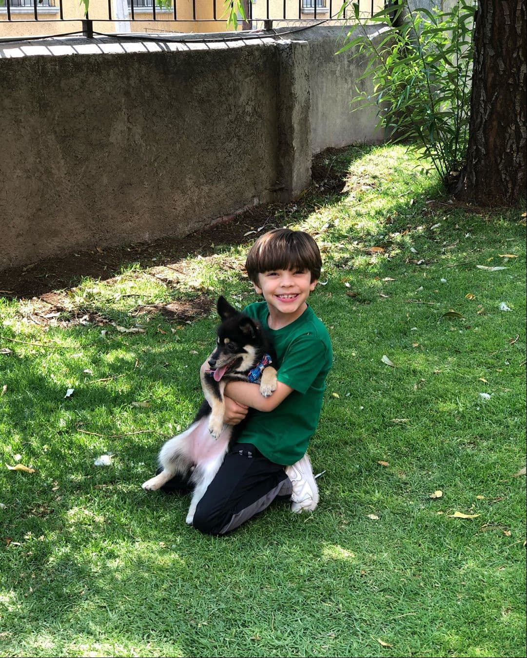 ‘Fidelito’ era el tercer hijo de Raúl Araiza en la ficción, encarnado por Simón Goncalves, quien continúa preparándose como actor y presume su día a día en su cuenta de Instagram, teniendo más de 8 mil seguidores.