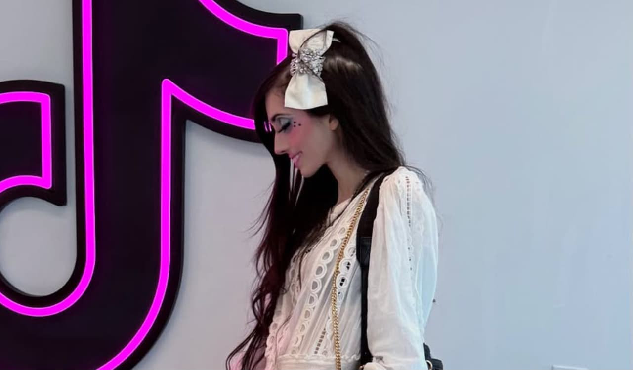 Eugenia Cooney, influencer estadounidense, sufre crisis de salud en plena transmisión en vivo
