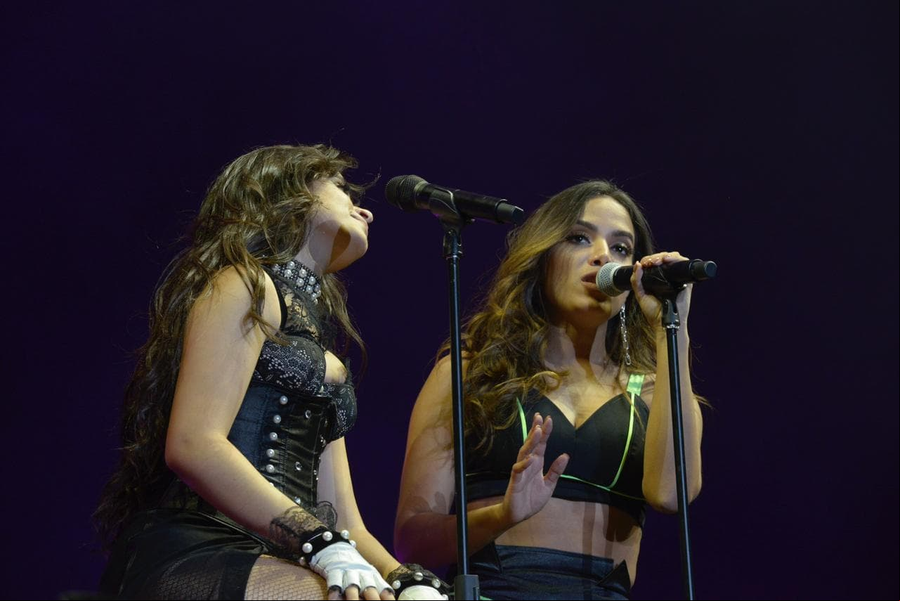 La cubana Camila y la brasileña Anitta son colegas y ¡amigas!