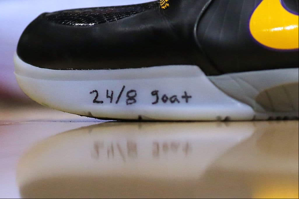Los jugadores del mejor básquetbol del mundo siguen mostrando su buen gusto por los tenis y nos regalan nuevos modelos totalmente a la moda. Cheque los nuevos tenis.