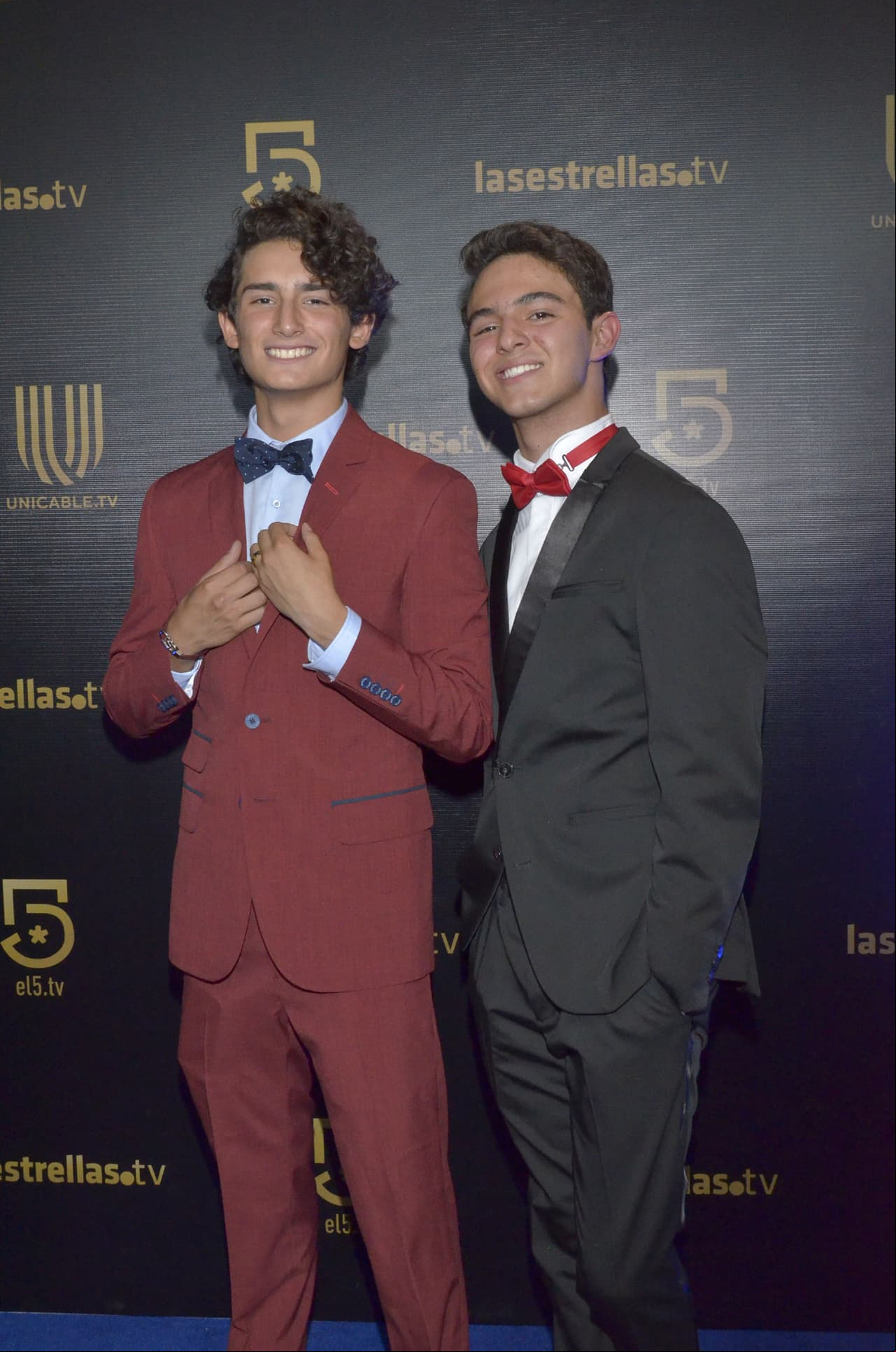 Los chicos de ArisTemo derrocharon elegancia. Emilio Osorio vistió Galo Bertin, mientras que Joaquín Bondoni usó Zara.
