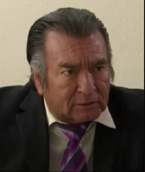 José Antonio Ferral dio vida al personaje de 'Dr. Garduño'. Con una trayectoria de más de cincuenta años en las telenovelas mexicanas, el actor falleció el 8 de agosto de 2019, a los 78 años de edad.